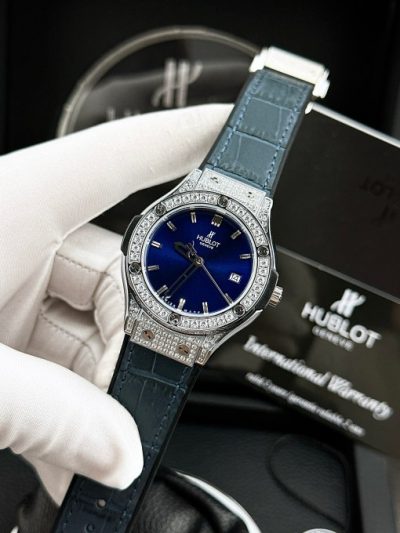 Đồng hồ Hublot giá rẻ nữ đính full đá màu xanh dương máy Nhật