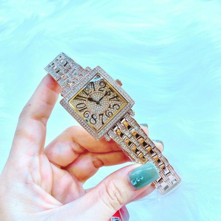 Đồng hồ Davena của nước nào