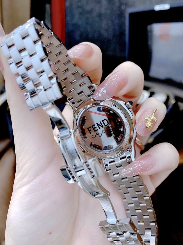 Đồng hồ Fendi nữ đính đá Đồng hồ Fendi nữ đính đá