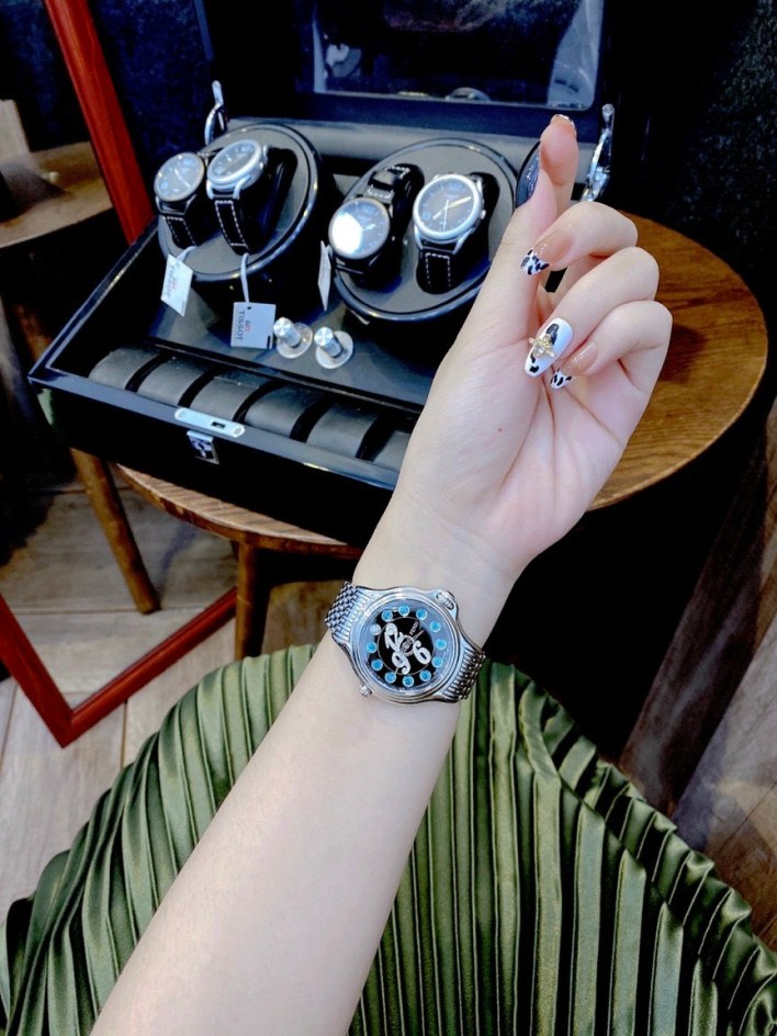 Đồng hồ Fendi nữ siêu cấp Đồng hồ Fendi nữ siêu cấp