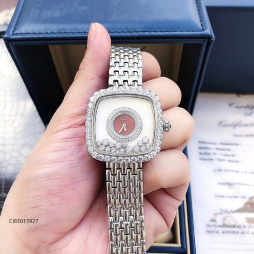 Đồng hồ đeo tay nữ Chopard dòng Happy Diamond mặt vuông đỏ replica 1:1 giá rẻ Đồng hồ đeo tay nữ Chopard dòng Happy Diamond mặt vuông đỏ replica 1:1 giá rẻ