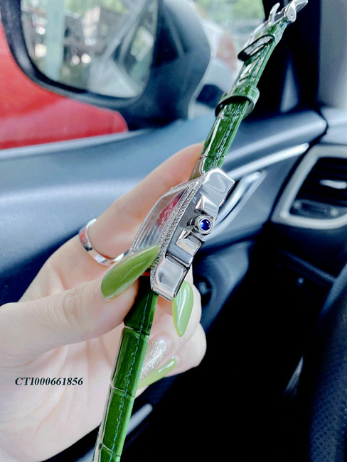 CTI000661856-CARTIER-nữ-dây-da-viền-đá-(33) Đồng Hồ Cartier nữ dây da xanh vân viền đá cao cấp