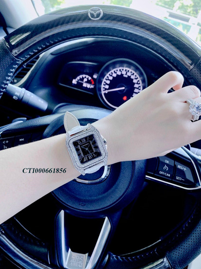 CTI000661856-CARTIER-nữ-dây-da-viền-đá-(4) Đồng Hồ Cartier nữ dây da trắng vân viền đá cao cấp