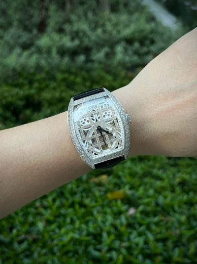 Đồng hồ Franck Muller cơ lộ máy