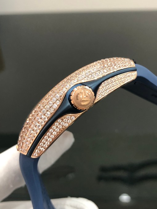 Đồng hồ Franck Muller đính full kim cương nhân tạo Đồng hồ Franck Muller đính full kim cương nhân tạo