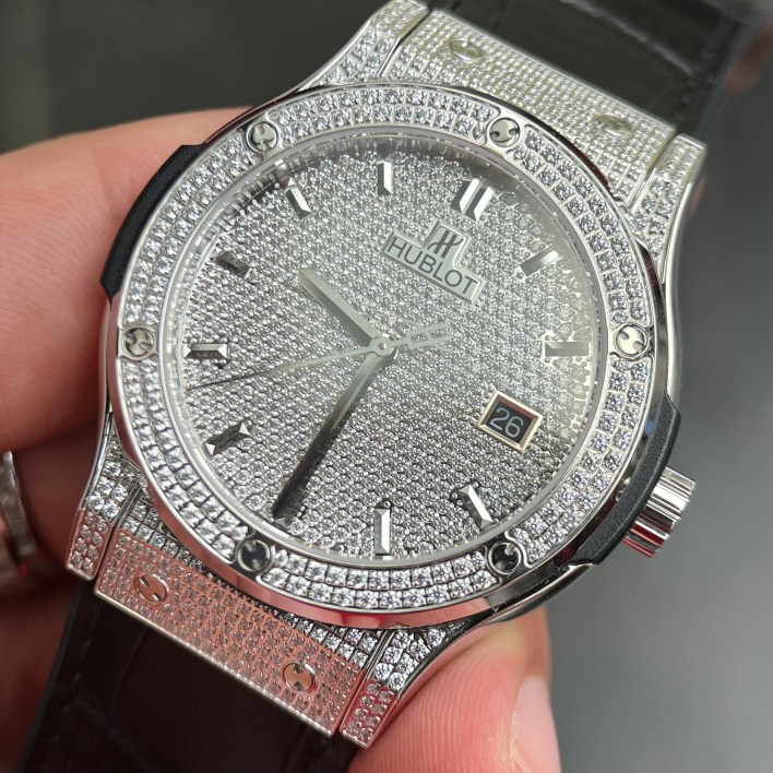 Đồng hồ Hublot Classic Fusion Full Diamonds nam