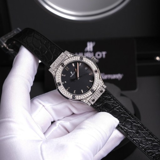 Đồng hồ Hublot nữ Classic Fusion Diamonds Đồng hồ Hublot nữ Classic Fusion Diamonds