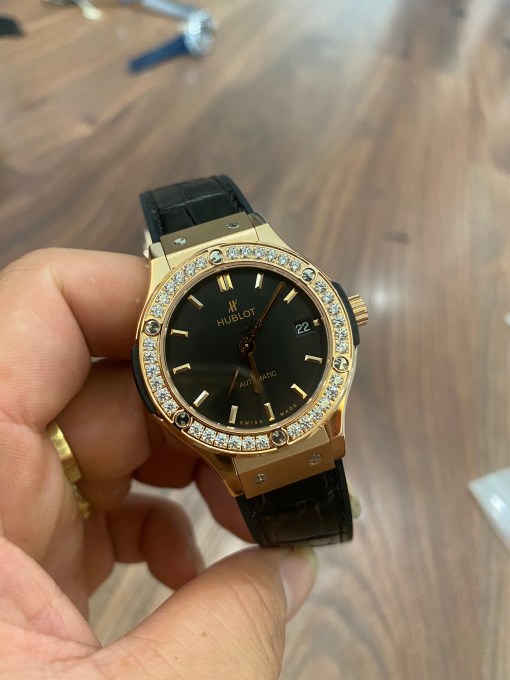 Đồng hồ Hublot nữ đính đá