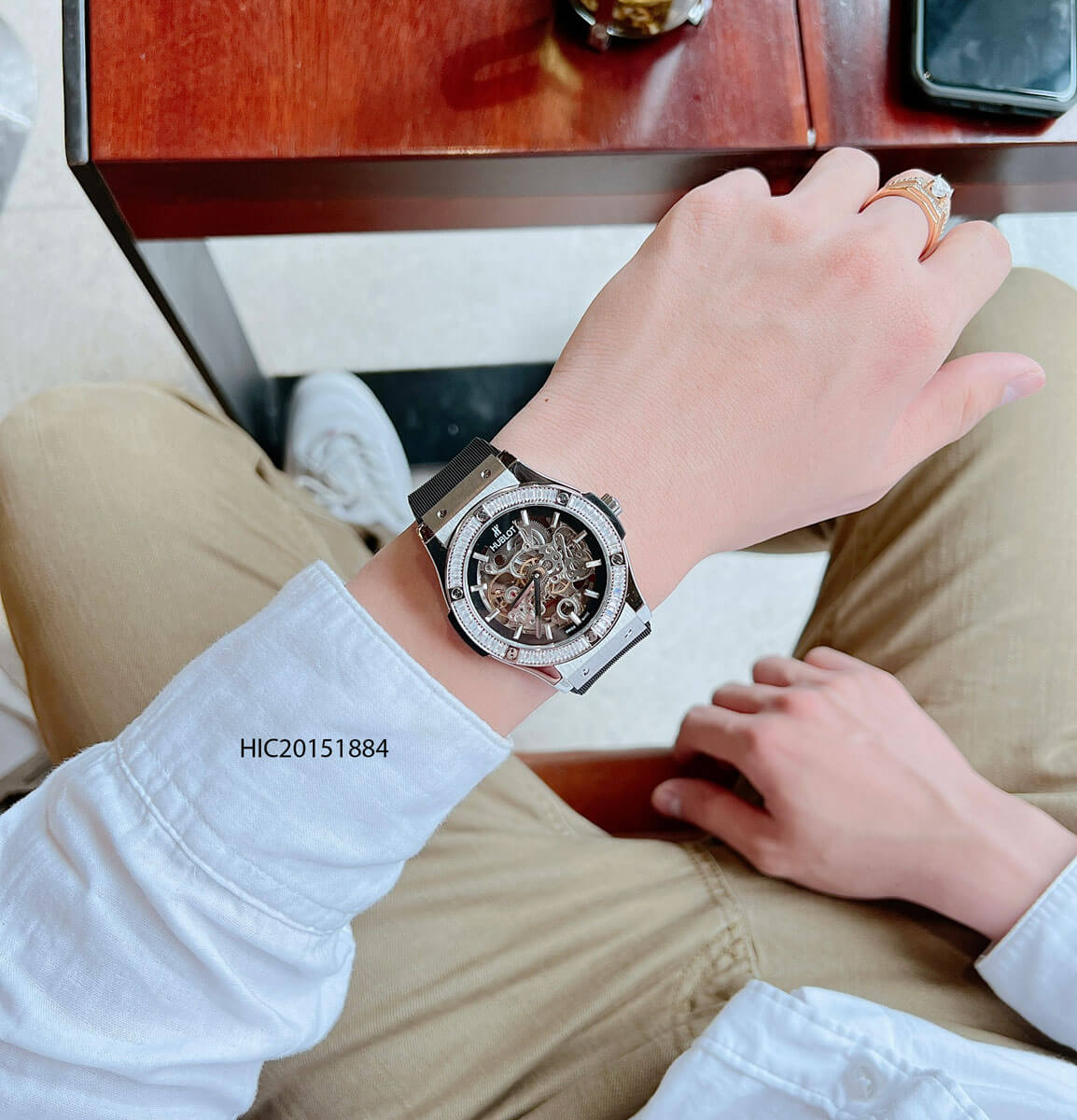 Đồng hồ Hublot nam máy cơ đính đá dây cao su cao cấp