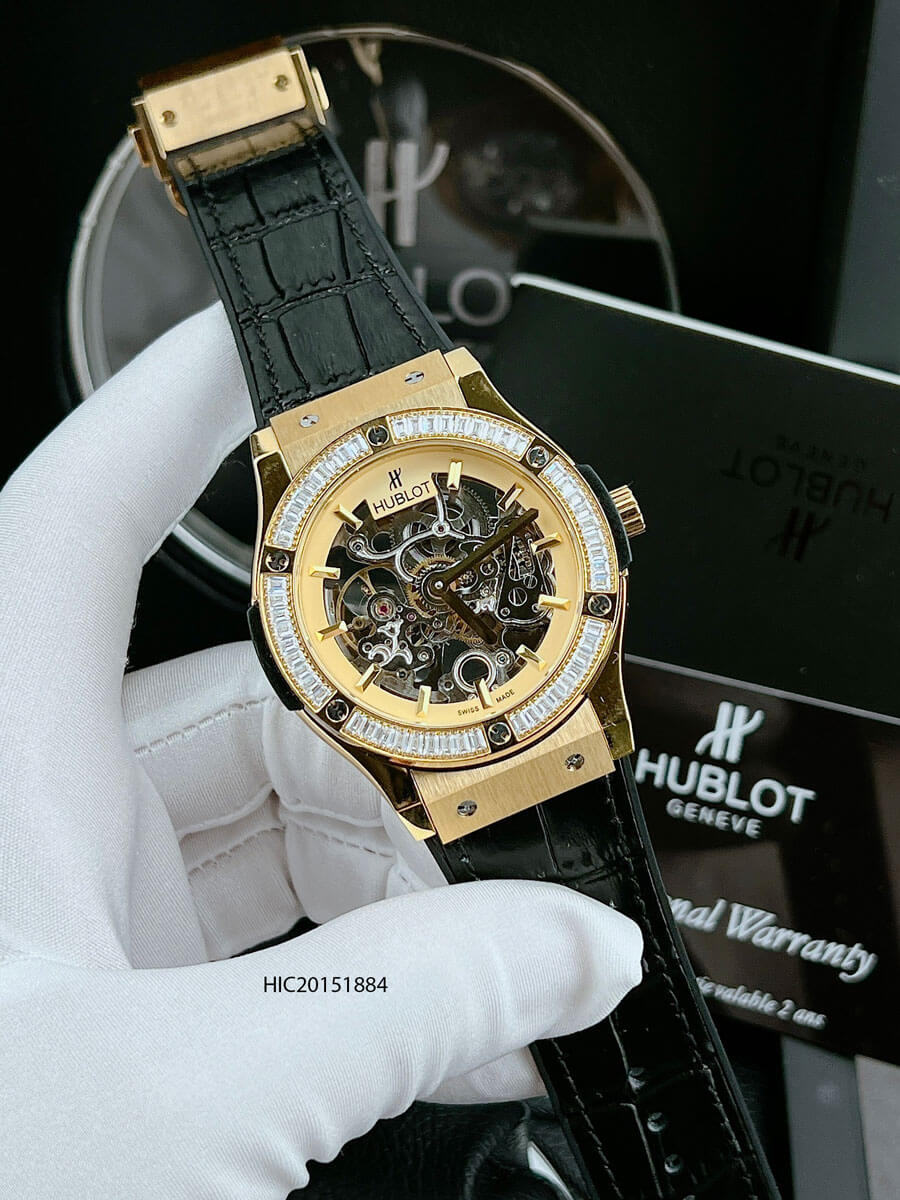 Đồng hồ Hublot nam máy lộ cơ đính đá dây cao su bọc da cao cấp