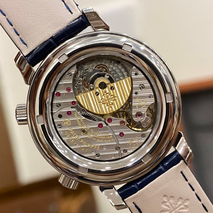 Đồng hồ Patek Philippe cơ lộ máy