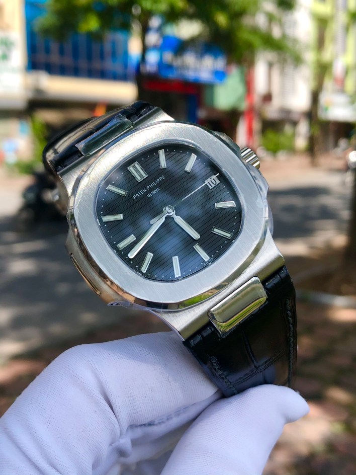 Đồng hồ Patek Philippe Nautilus