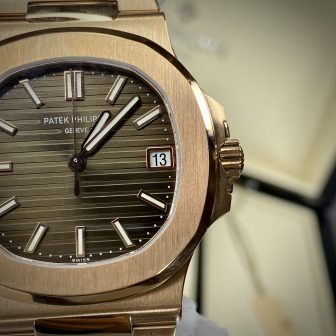 Đồng hồ Patek Philippe Nautilus 5726 super fake 11