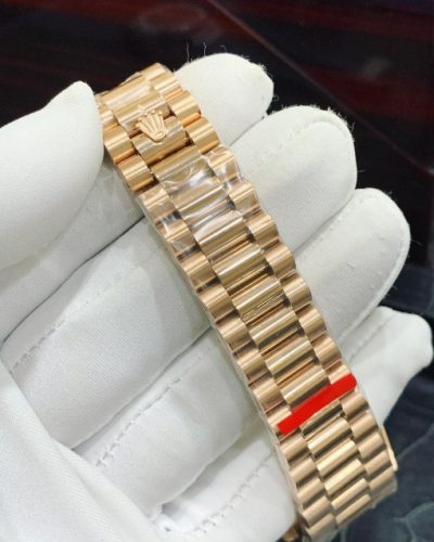 Đồng hồ Rolex dây kim loại