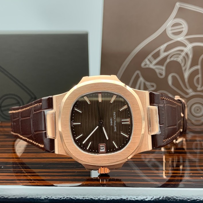 Đồng hồ siêu cấp Patek Philippe Nautilus