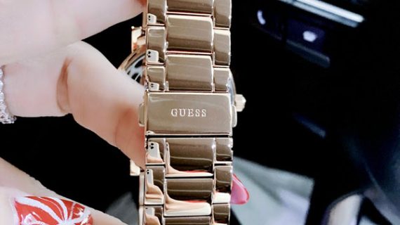 gsi200661697-guess-2-570x320-1 Đồng hồ Nữ GUESS CONSTELLATION W1006L2 cao cấp dây vàng
