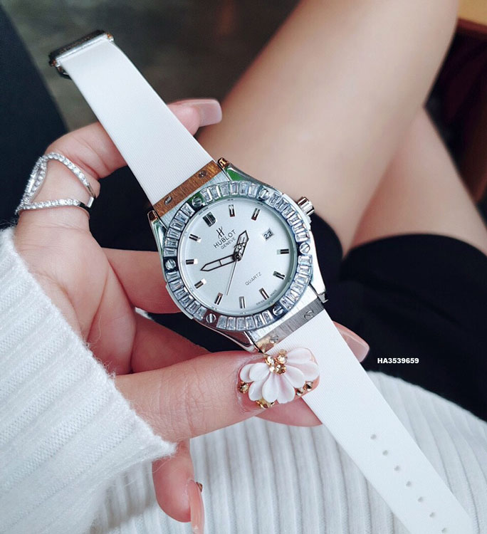 Đồng hồ Hublot Nữ đính đá full viền dây cao su màu trắng