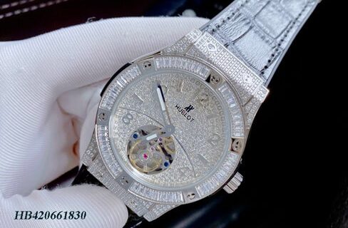 hb420661830-hublot-co-nam-full-mat-da-2-488x320-1 Đồng hồ Hublot Nam Automatic mặt full đá màu bạc cao cấp