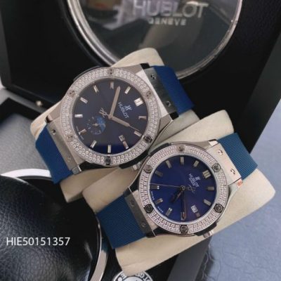 Đồng hồ Hublot cơ đính đá dây cao su bọc da màu xanh