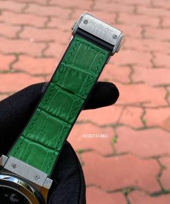 hj30151483-1-dong-ho-hublot-nam-may-co-automatic-day-da-mau-xanh-247x296-2 đồng hồ hublot nam classic fusion dây xanh lá cao cấp