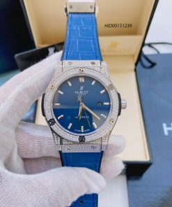 Đồng hồ Hublot Classic Fusion Automatic nam dây cao su bọc da xanh