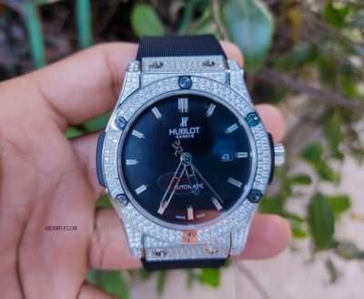 Đồng hồ Hublot Classic Fusion Automatic nam dây cao su đính đá kim cương