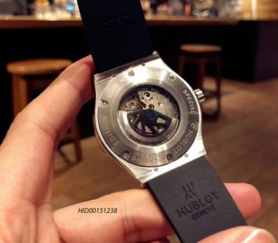 Đồng hồ Hublot Classic Fusion Automatic nam dây cao su đính đá kim cương