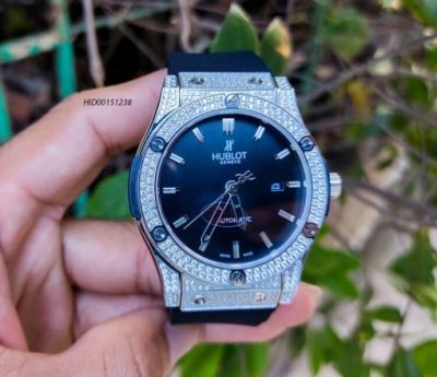 Đồng hồ Hublot Classic Fusion Automatic nam dây cao su đính đá kim cương