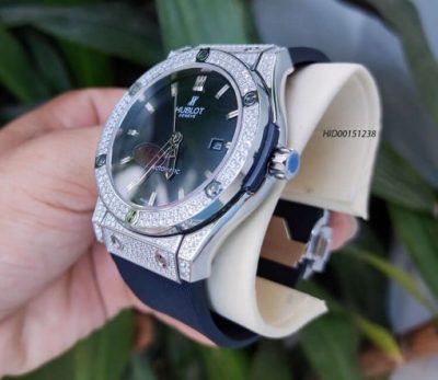 Đồng hồ Hublot Classic Fusion Automatic nam dây cao su đính đá kim cương