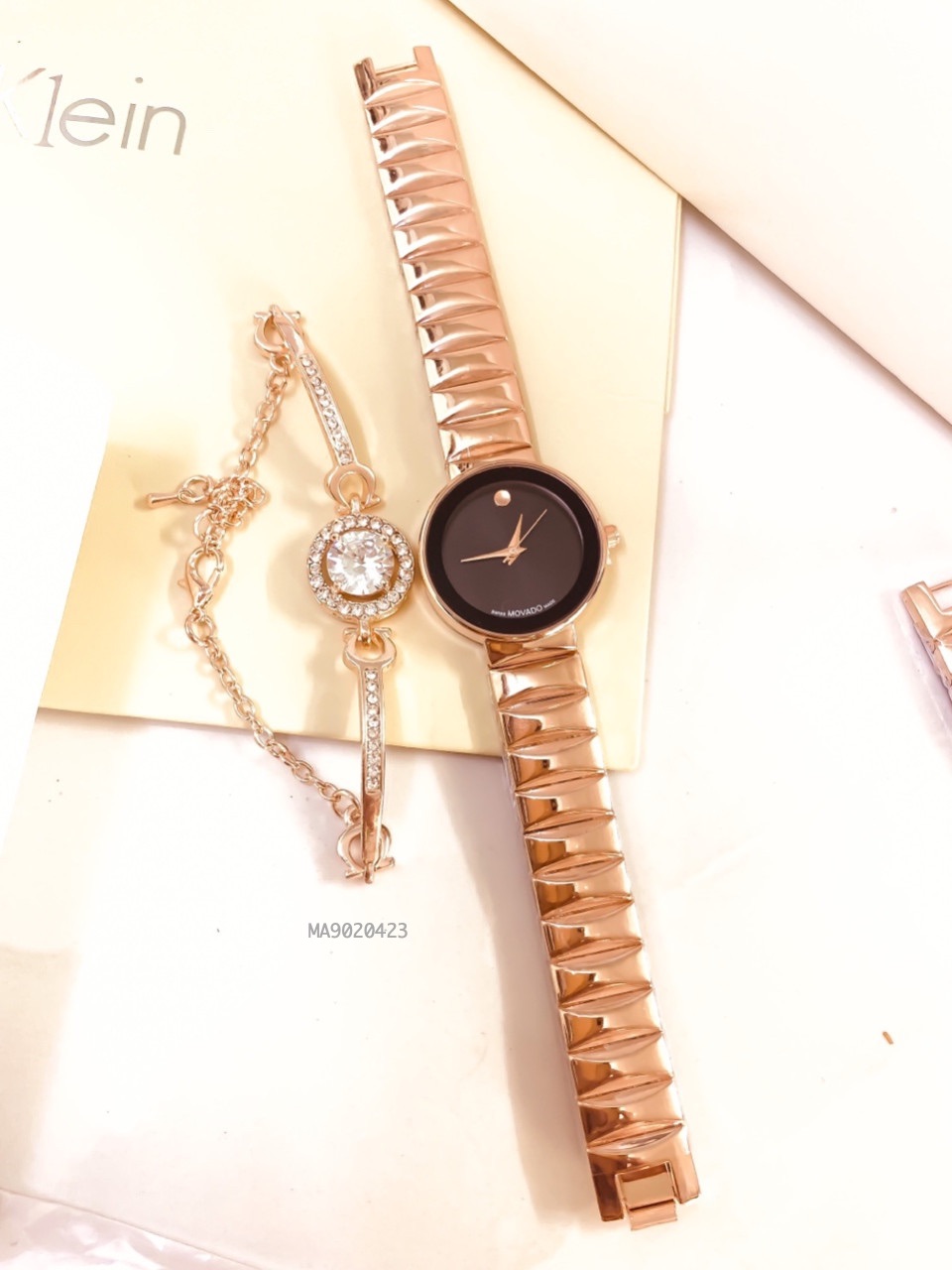 đồng hồ sinh viên