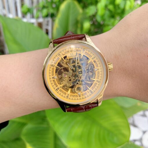 OE50201902-omea cơ nam dây da lộ cơ (8) Đồng hồ nam Omega máy lộ cơ dây da nâu mặt vàng