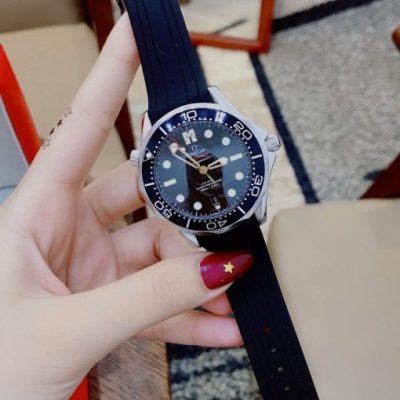 Đồng hồ Omega Seamaster nam máy cơ dây cao su mặt đen cao cấp giá rẻ