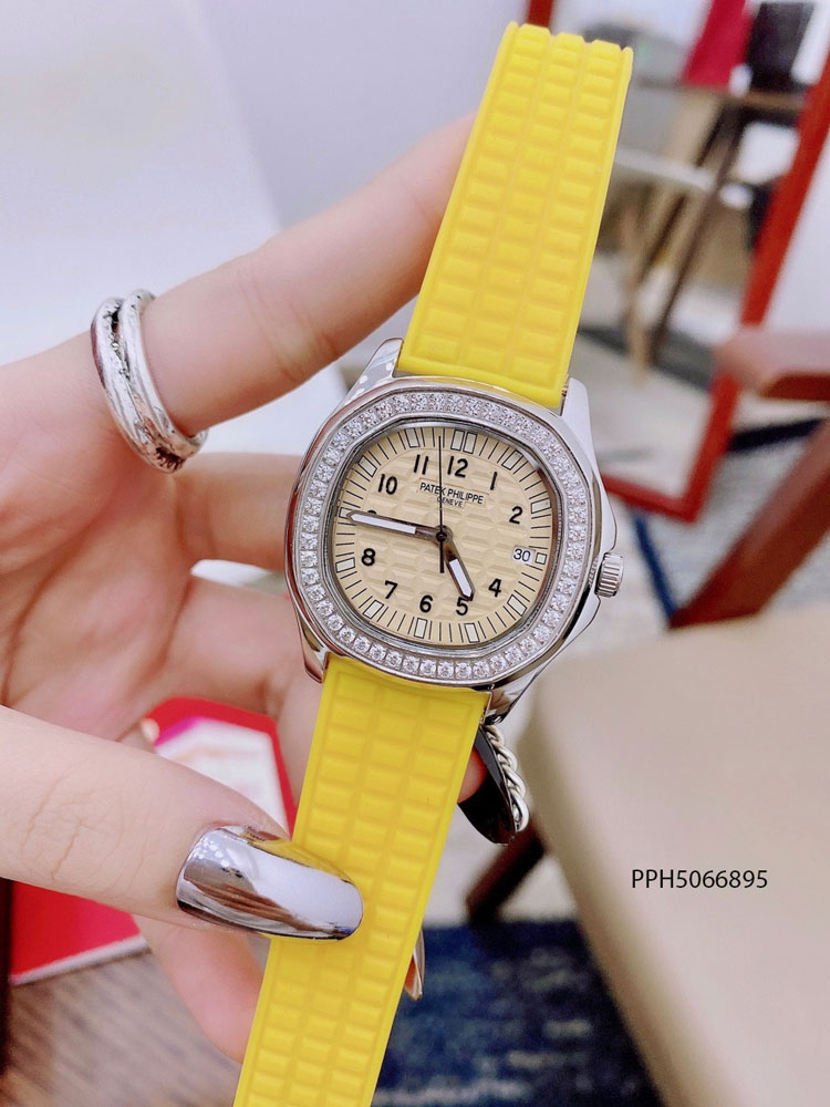 pph5066893-patek-philippe-ne1bbae-35mm-2 Đồng hồ Patek Philippe Nautilus Lady nữ dây cao su vàng cao cấp giá rẻ