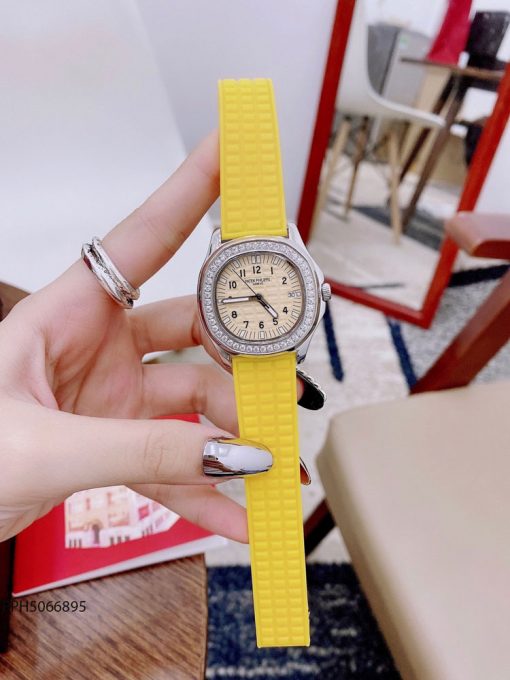 Đồng hồ Patek Philippe Nautilus Lady nữ dây cao su vàng cao cấp fullbox Đồng hồ Patek Philippe Nautilus Lady nữ dây cao su vàng cao cấp fullbox