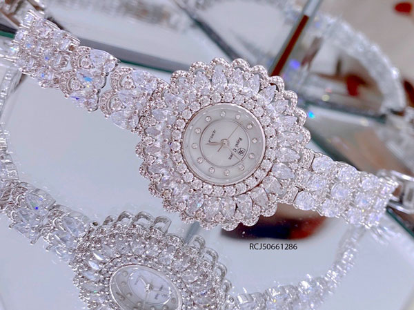 Đồng hồ Royal Crown nữ full đá cao cấp