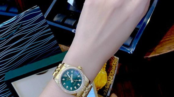 Đồng Hồ Rolex lady Datejust viền đính đá dây vàng mặt xanh lá cao cấp