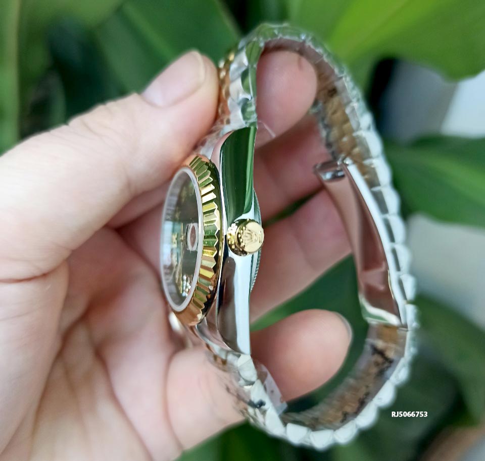 Đồng Hồ ROLEX OYSTER PERPETUAL LADY-DATEJUST Ngọc Trinh