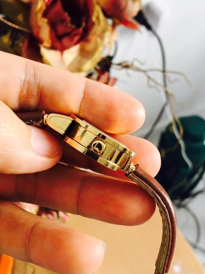 độ dày đồng hồ nữ Ferragamo Gancino dây da bò nâu máy thụy sĩ cao cấp fullbox