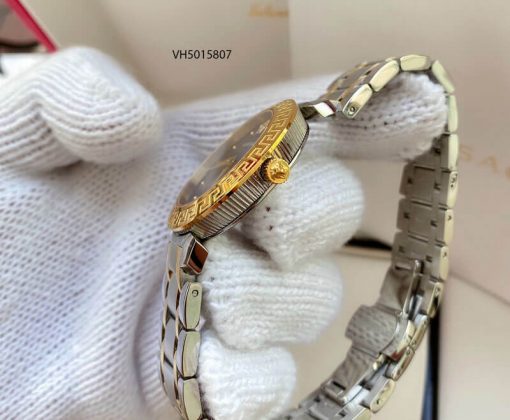 VH5015807-Versace-4 đồng hồ Versace Daphnis dây kim loại giá rẻ