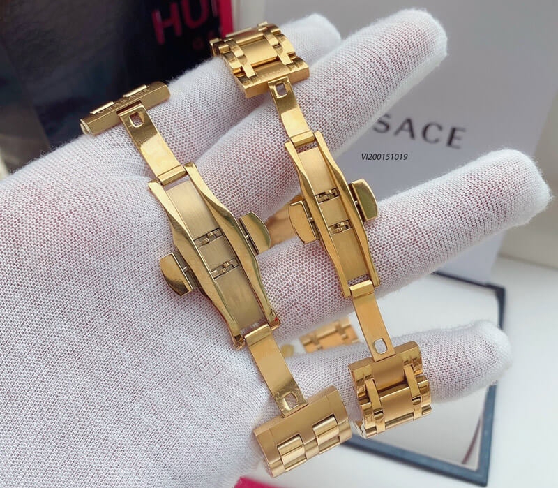vi200151019-versace-vang-xanh-14 Đồng hồ cặp Versace Daphnis dây Demi vàng mạ PVD