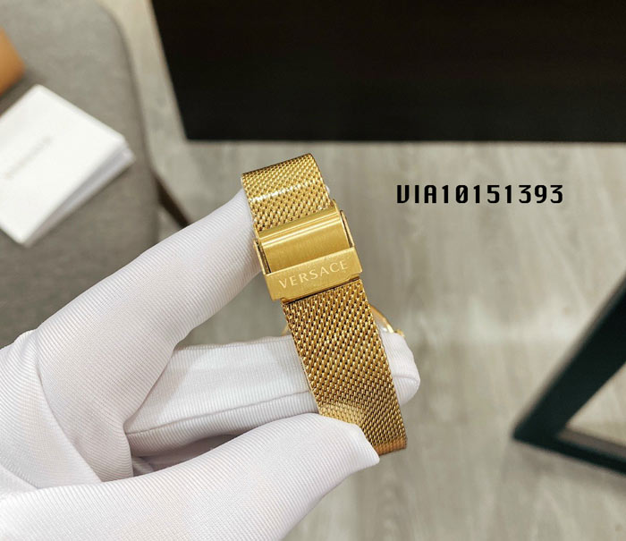 via10151393-vang-day-dong-ho-versace-nu-day-luoi Đồng hồ Versace V-Circle Medusa 2021 dây lưới không gỉ