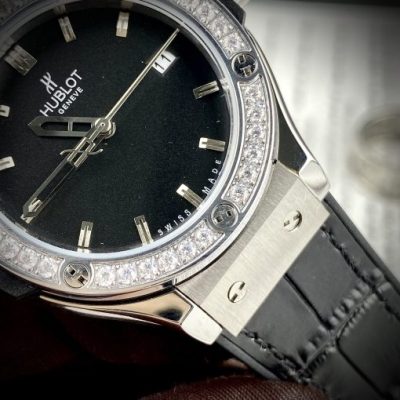 Đồng hồ Hublot Classic Fusion nữ đính đá Fake 11 máy Nhật 33mm