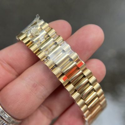 Đồng hồ Rolex Day-Date Replica cao cấp mặt xà cừ mạ vàng 18K