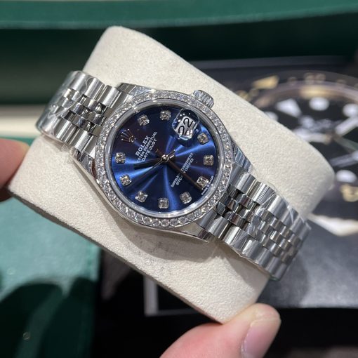 Đồng hồ Rolex Datejust Replica 11 nữ mặt xanh cọc số đính đá EW Factory Đồng hồ Rolex Datejust Replica 11 nữ mặt xanh cọc số đính đá EW Factory